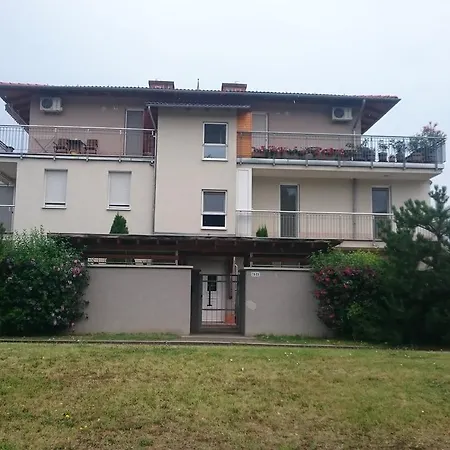 Aranyhomok Apartment *